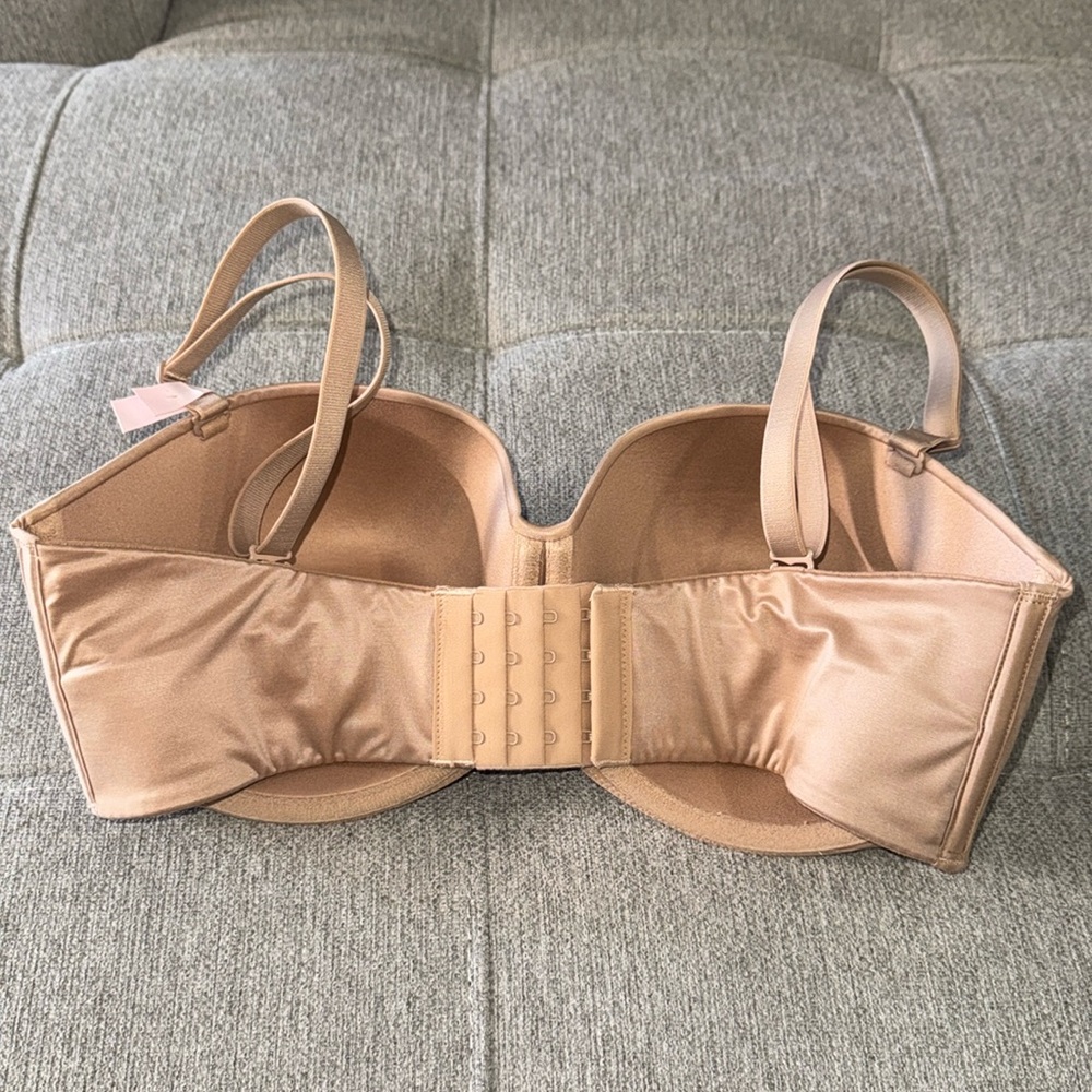 Victoria’s Secret Body by Victoria strapless bra - Picture 3 of 5